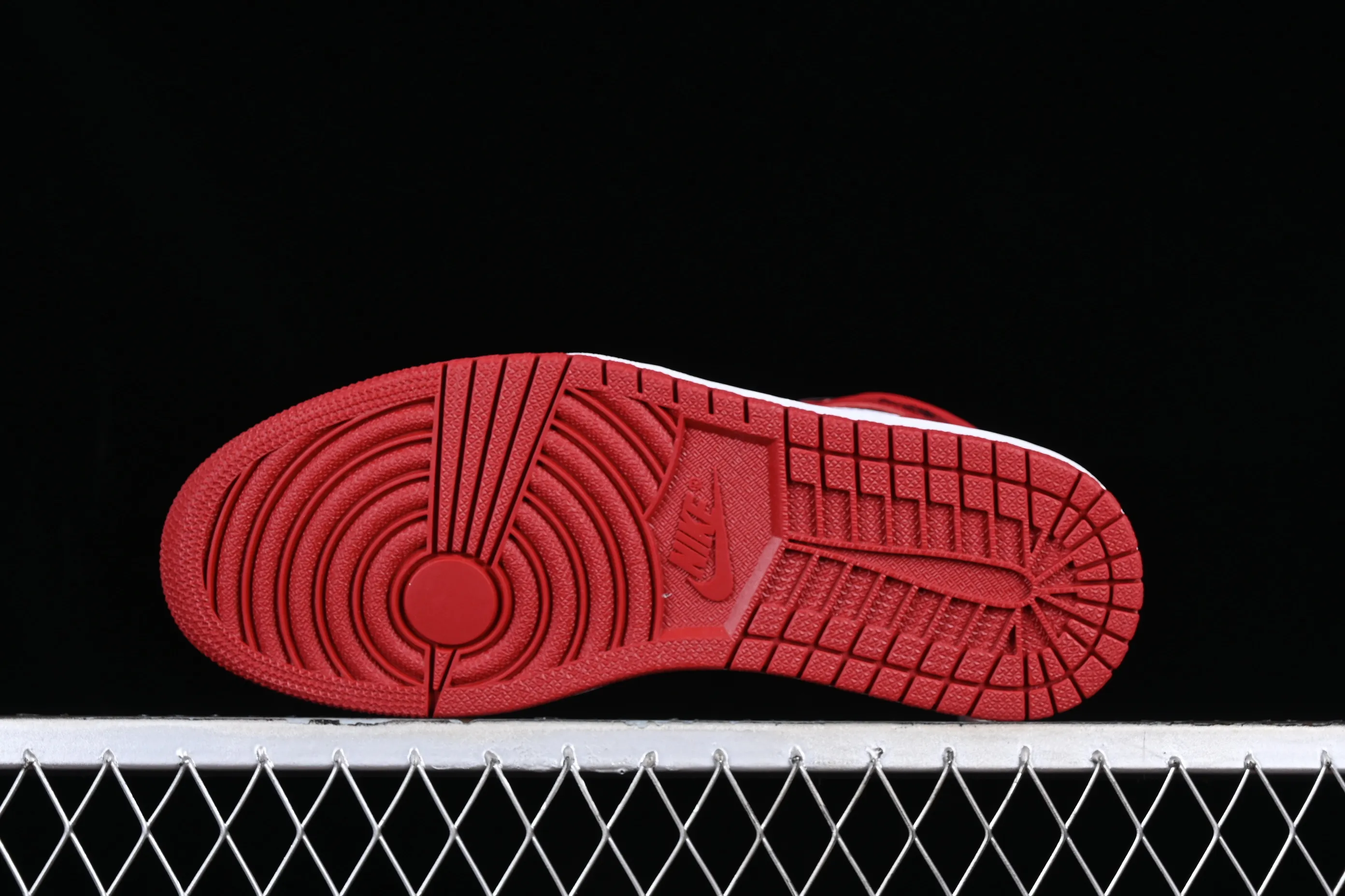 All categories Air Jordan Jordan series basketball shoes Air Jordan 1 High LJR version Air Jordan 1 OG "Chicago" AJ1 Joe 1 Chicago Bulls original color basketball shoes 555088-101